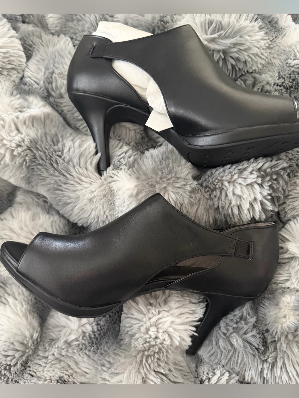 Life Stride Black Peep-Toe Cutout Heel Booties size 9.5 NWT